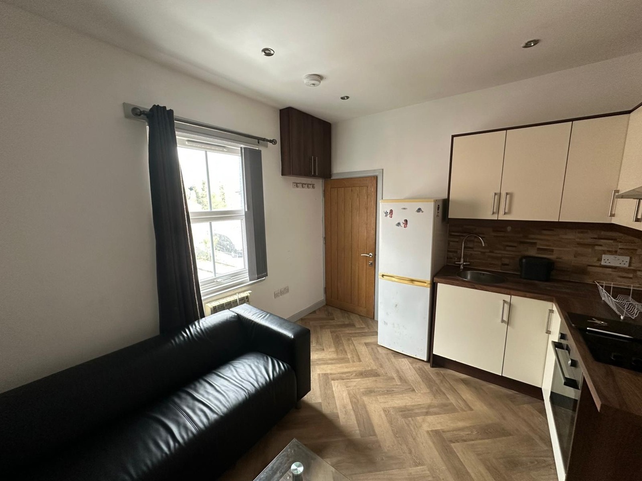 1 Bed Flat, Carey St, RG1 photo 5