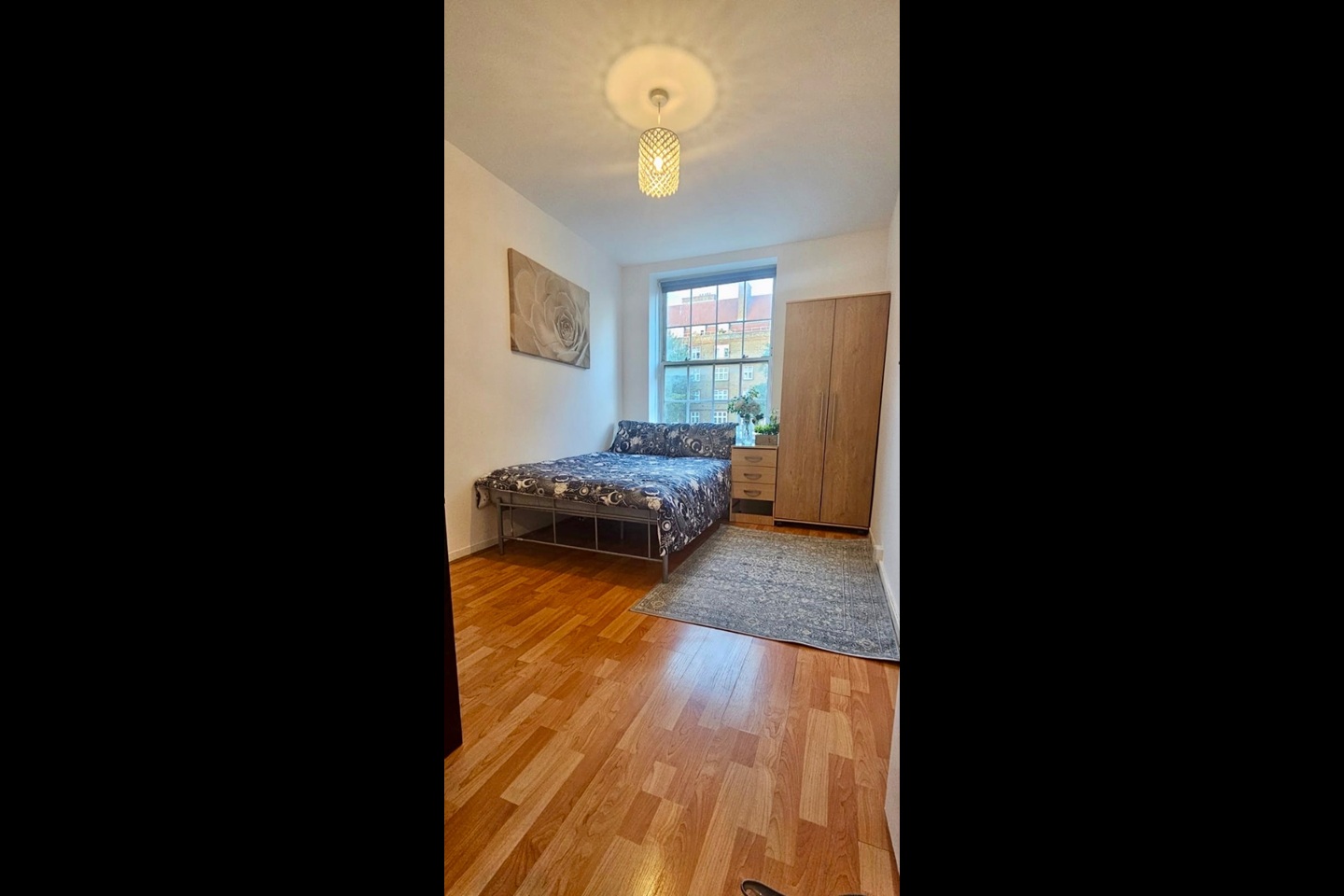 Room in a Shared Flat, Shadwell Gardens, E1