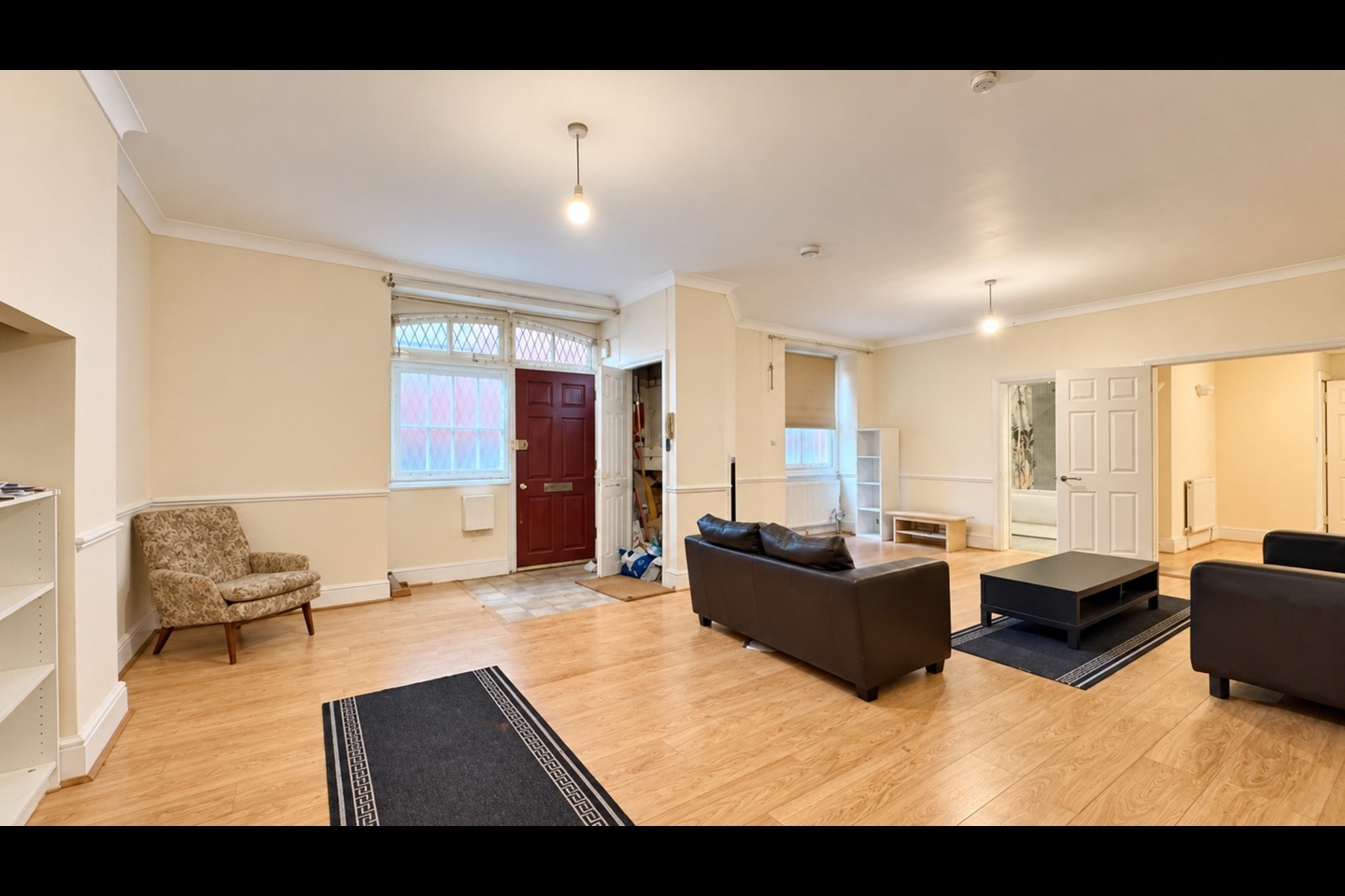 3 Bed Flat, Moscow Road, W2 photo 2