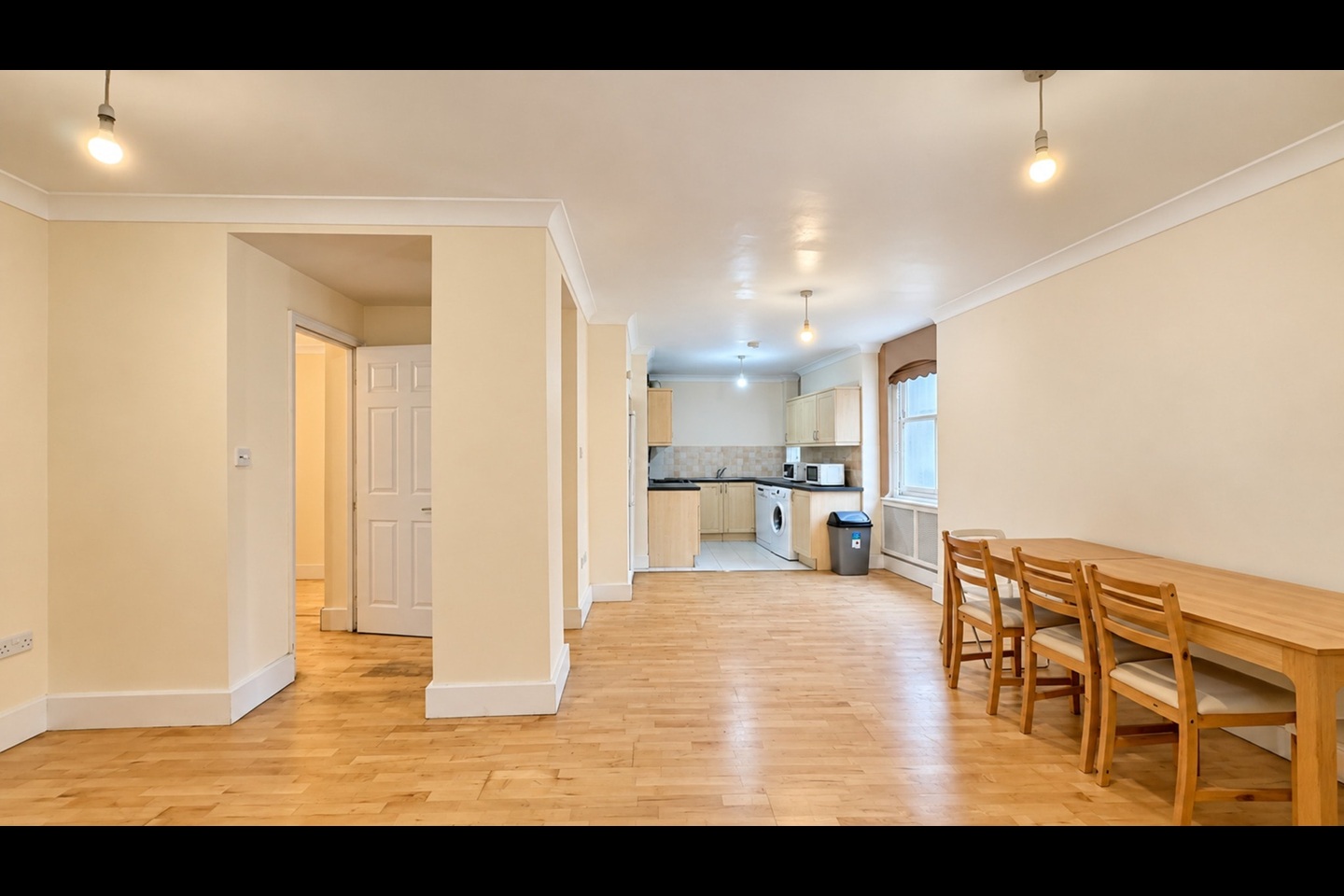 3 Bed Flat, Moscow Road, W2 photo 4