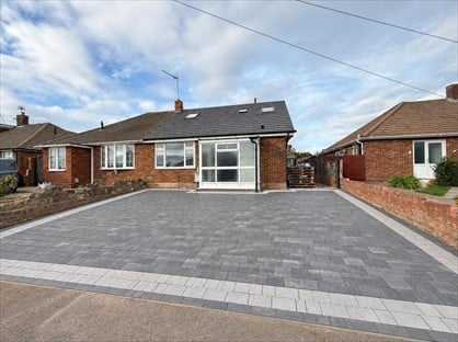 6 bed detached house for rent in 6 Bed Detached House, Green Lane, LU2