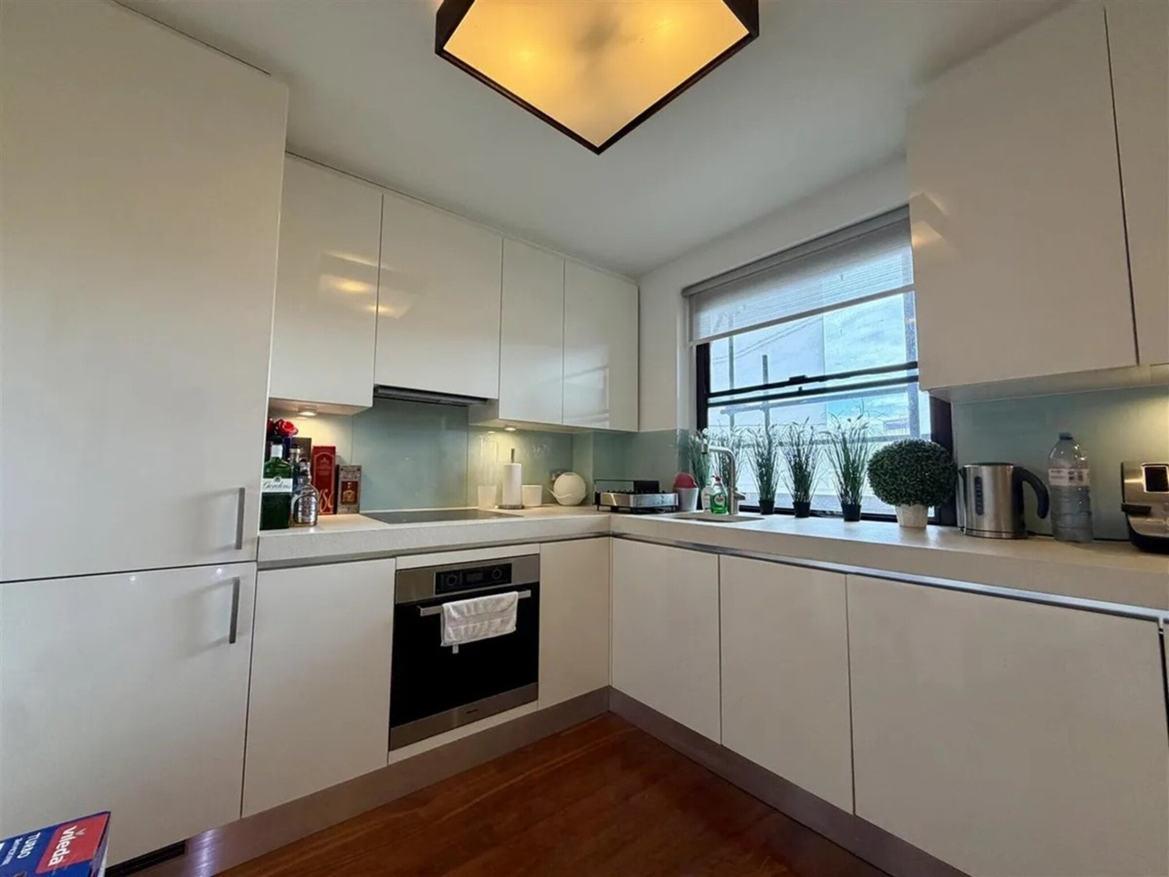 2 Bed Flat, Lorne Gardens, W11 photo 2