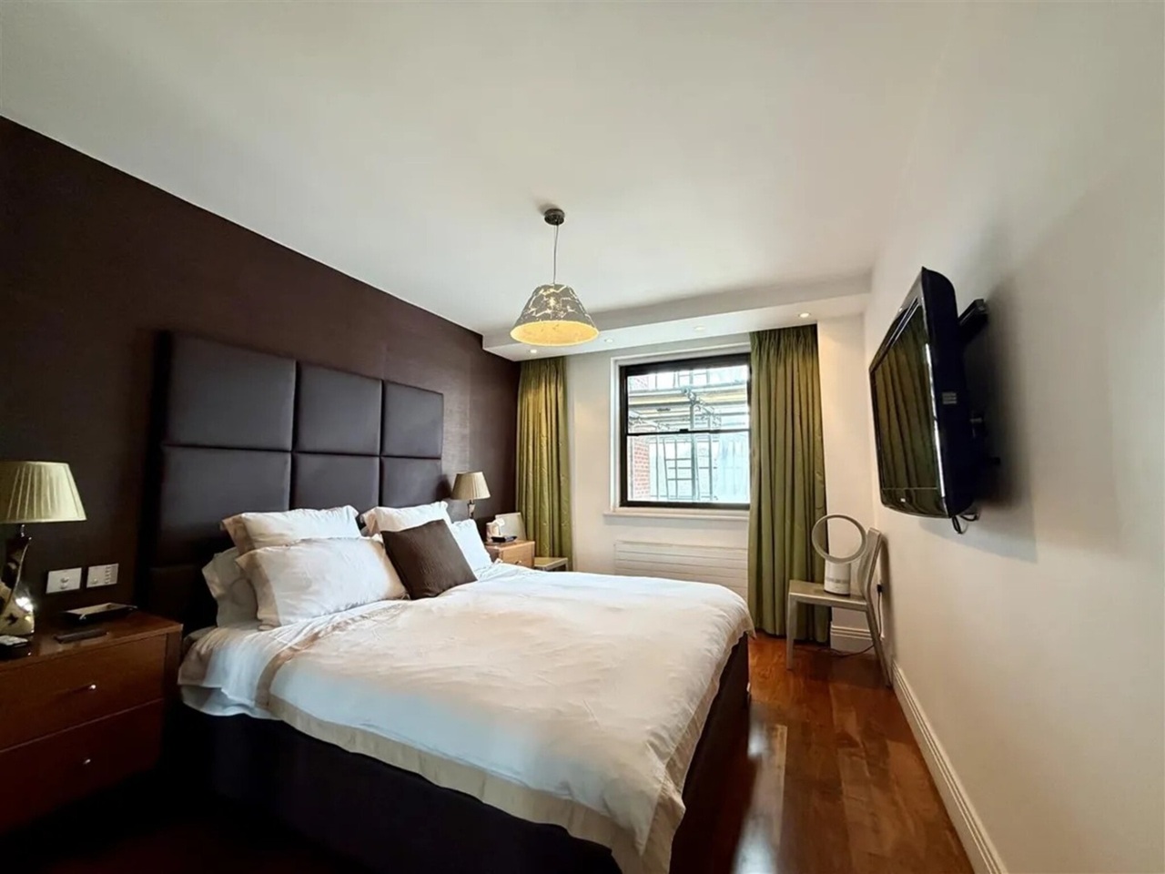 2 Bed Flat, Lorne Gardens, W11 photo 3