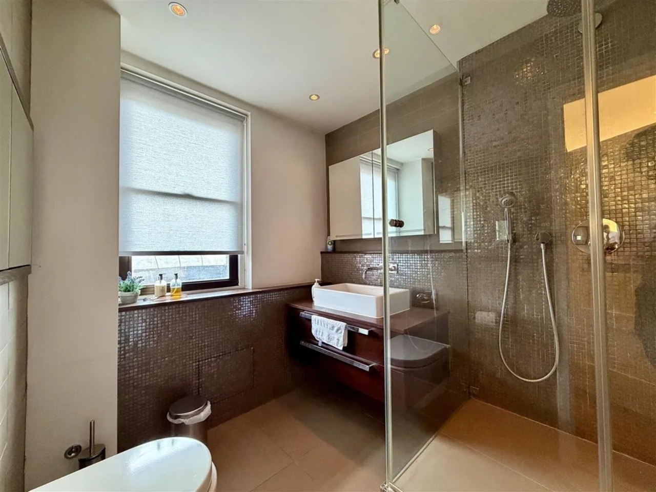 2 Bed Flat, Lorne Gardens, W11 photo 4