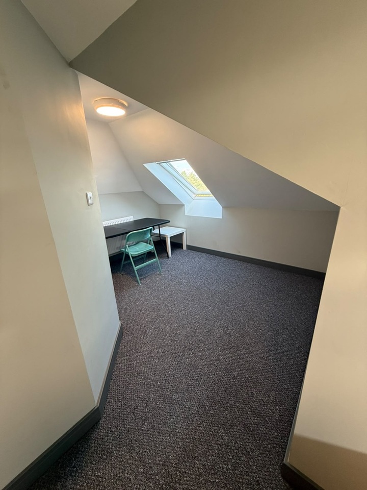 Room in a Shared House, Bath Road, BS4 photo 3