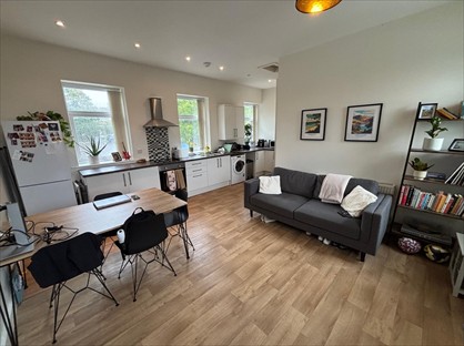 1 Bed Flat, Broadway House, LS18