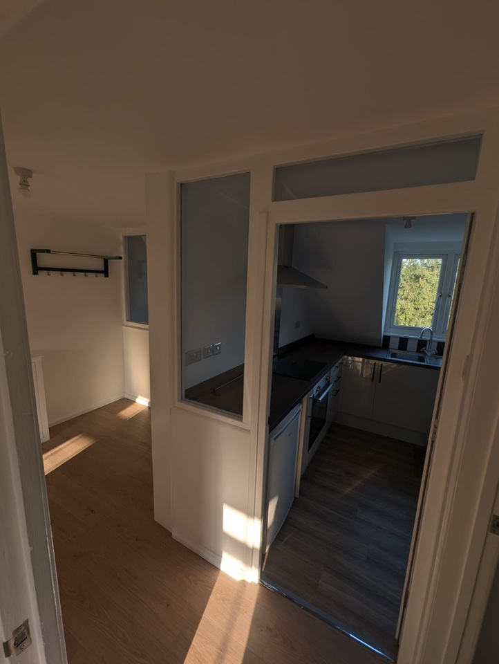 1 Bed Flat, Hotwell Road, BS8 photo 3