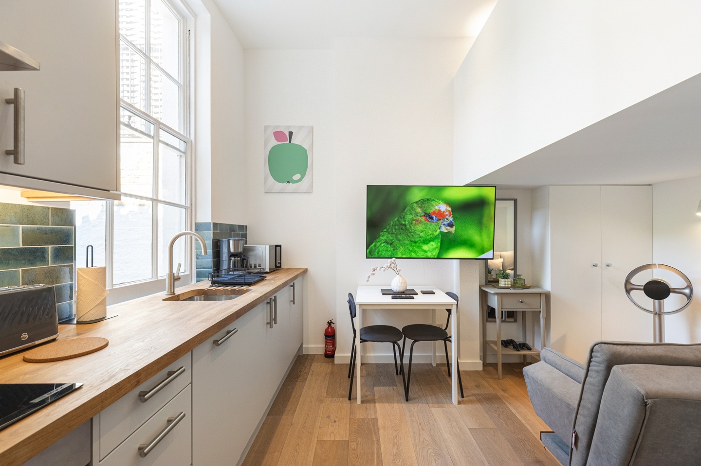 2 Bed Flat, Princess Road, NW1 photo 3