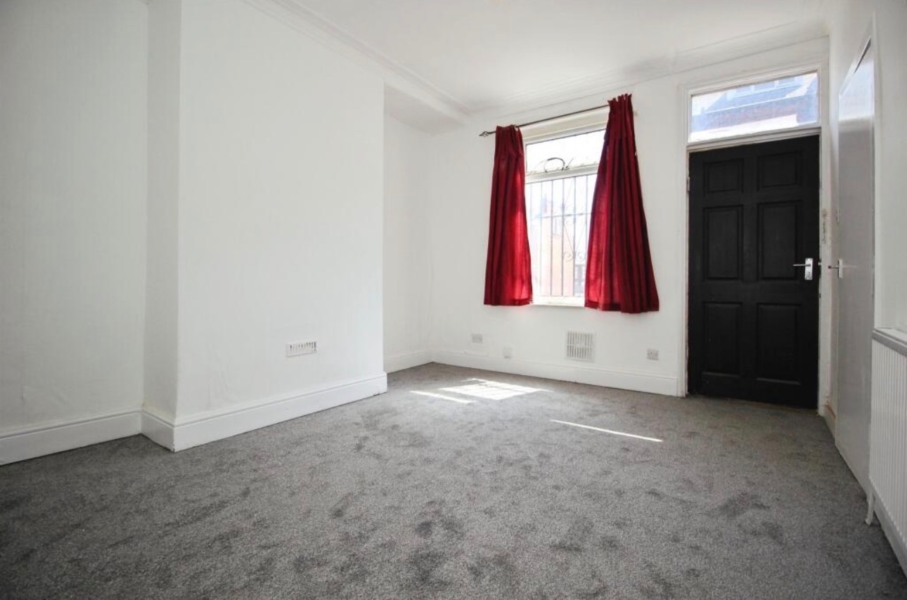 2 Bed End Terrace, Temple View Place, LS9