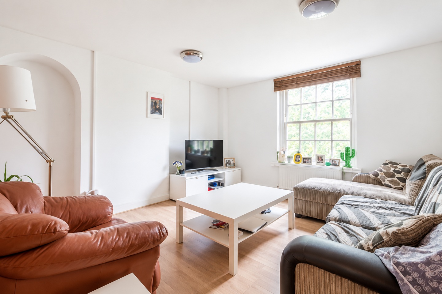 1 Bed Flat, Gillman House, E2 photo 3