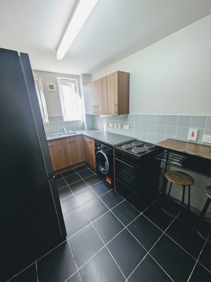 1 Bed Flat, Clapham, SW4 photo 3