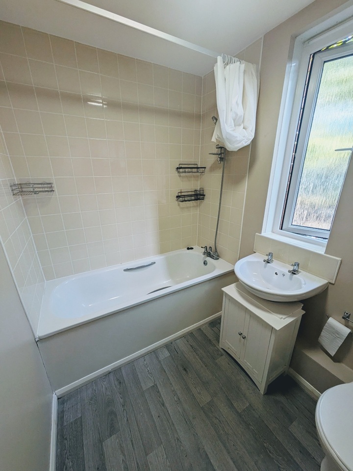 1 Bed Flat, Clapham, SW4 photo 4