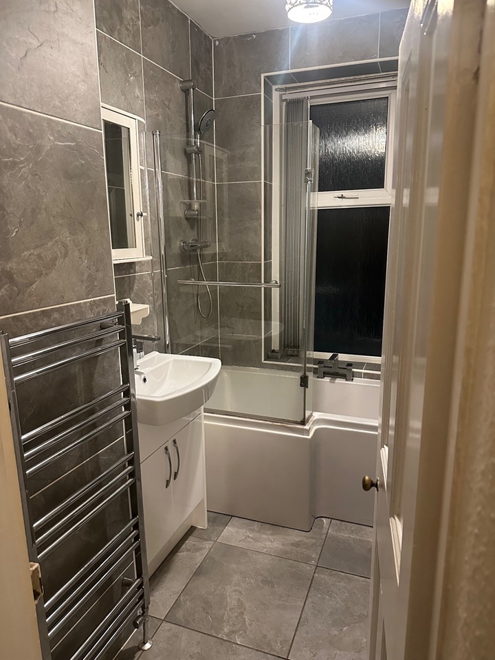 Room in a Shared House, Ingram Road, S2