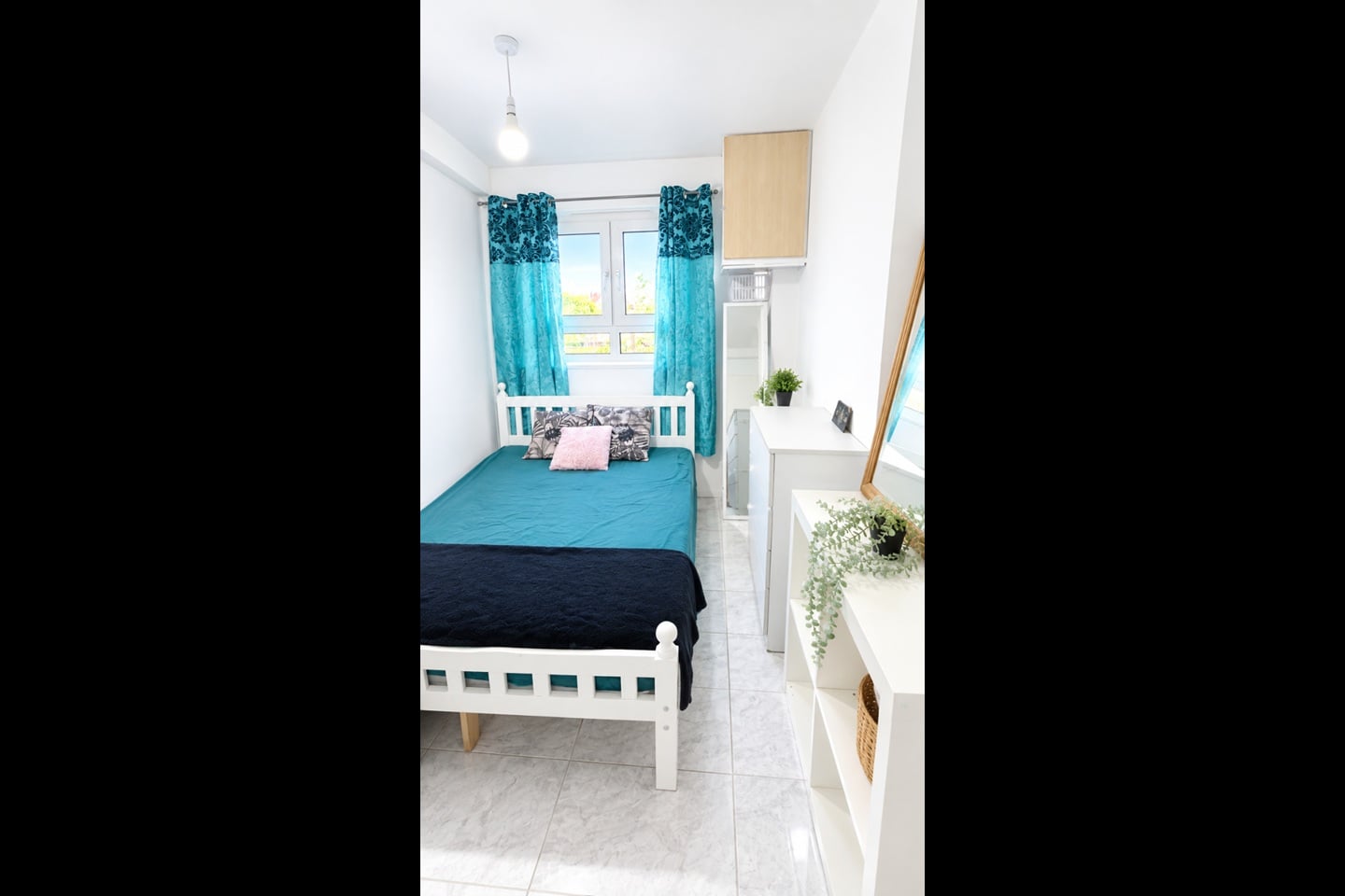 Room in a Shared Flat, Mcglashon House, E1
