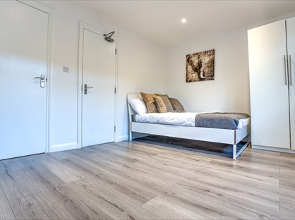 Room in a Shared Flat, Newington Butts, SE11