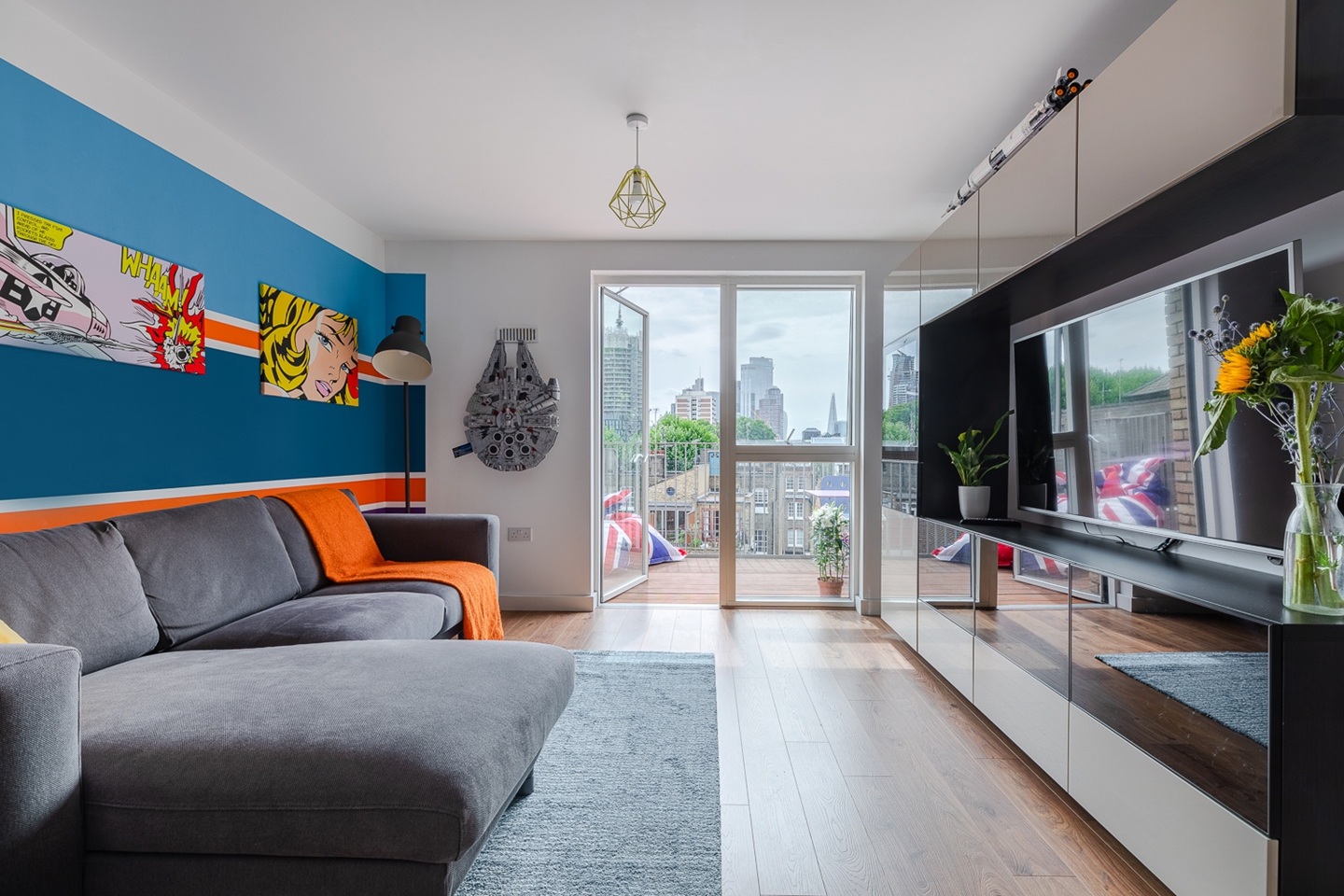 2 Bed Flat, Bevenden St, N1 photo 2