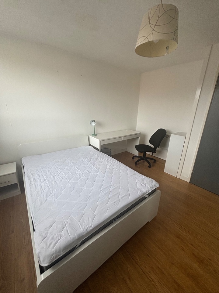 Room in a Shared Flat, Byres Road, G12 photo 2