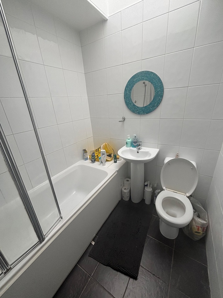 Room in a Shared Flat, Byres Road, G12 photo 5