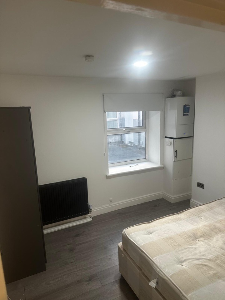 1 Bed Flat, Kilburn High Road, NW6 photo 3
