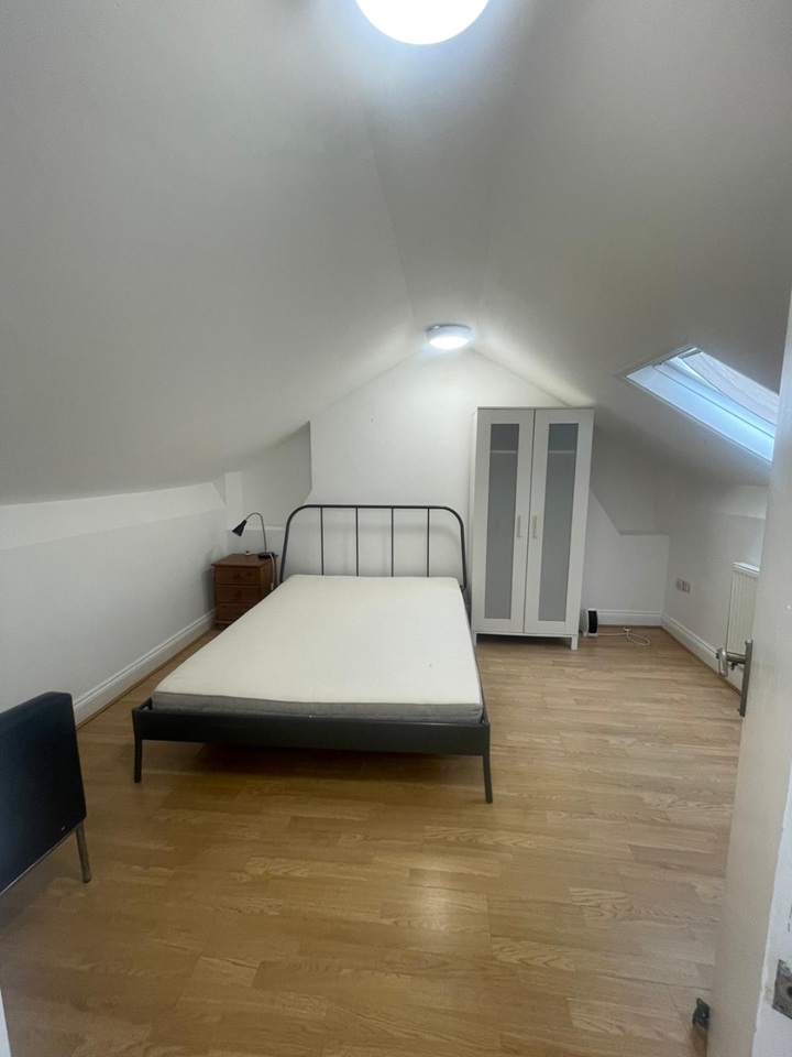 3 Bed Flat, Josephine Avenue, SW2 photo 4