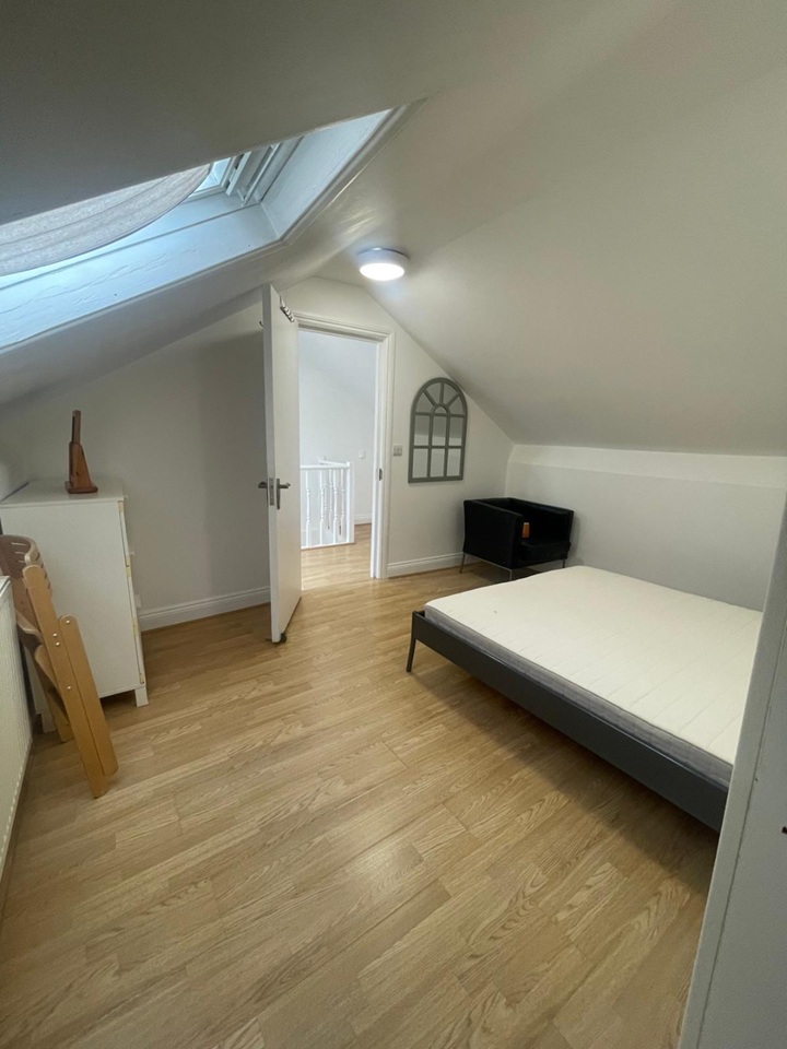 3 Bed Flat, Josephine Avenue, SW2 photo 5