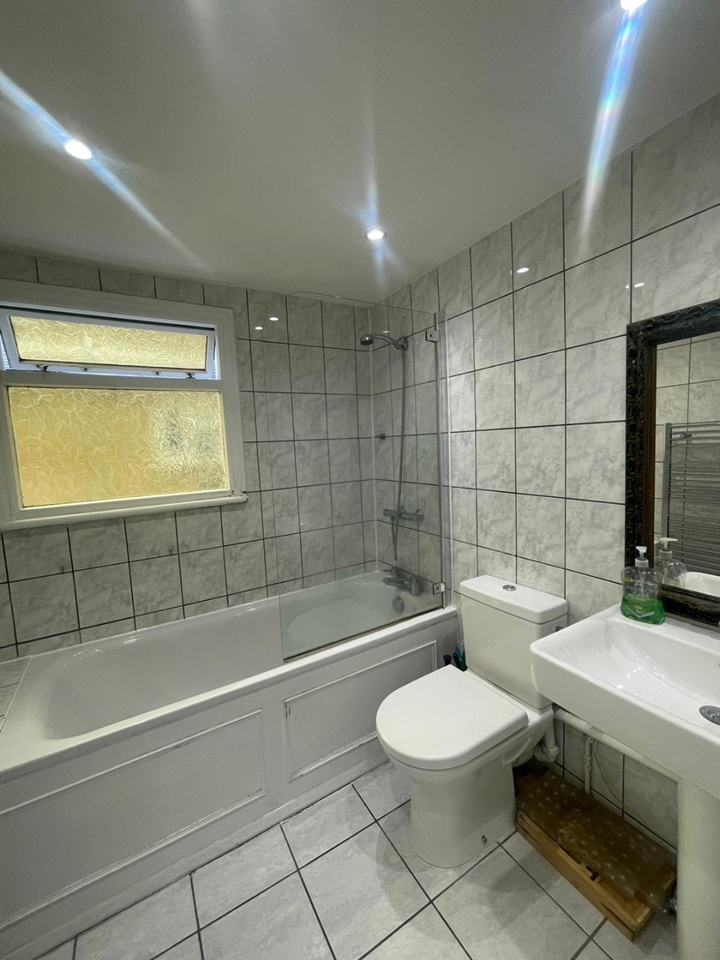 3 Bed Flat, Josephine Avenue, SW2 photo 3