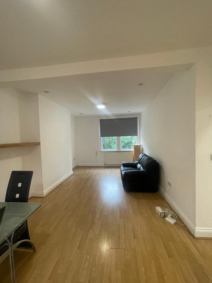 3 Bed Flat, Josephine Avenue, SW2