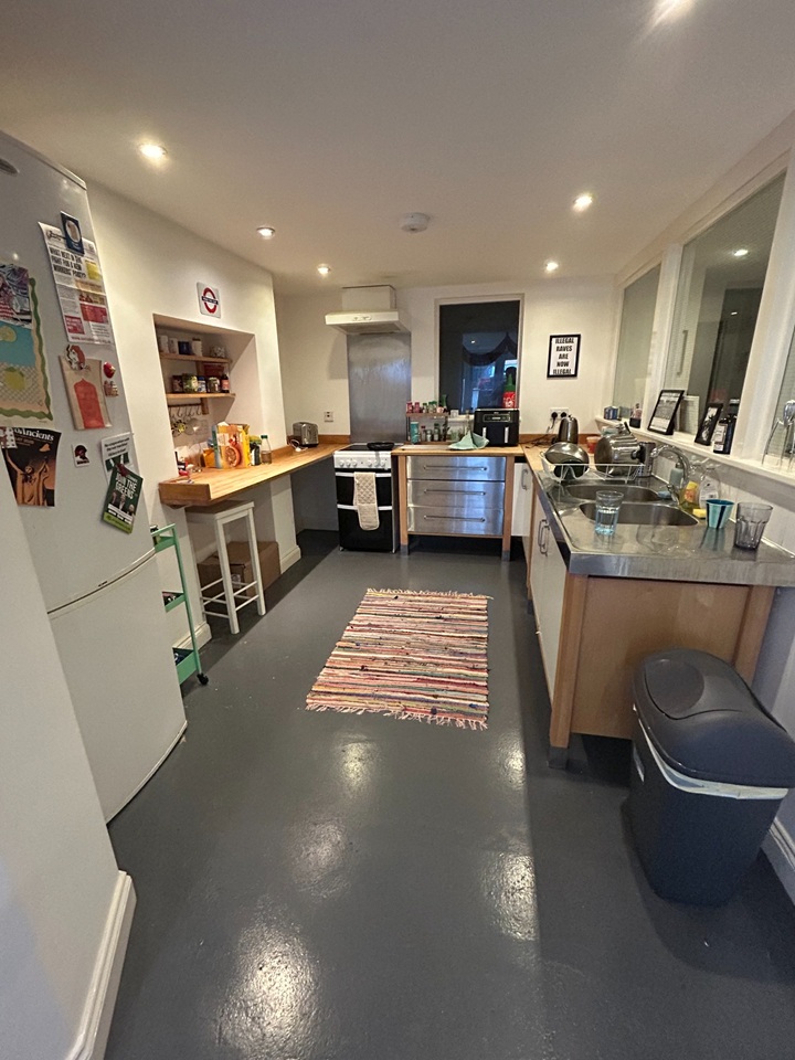 1 Bed Flat, The Old Post Office, BS6 photo 4