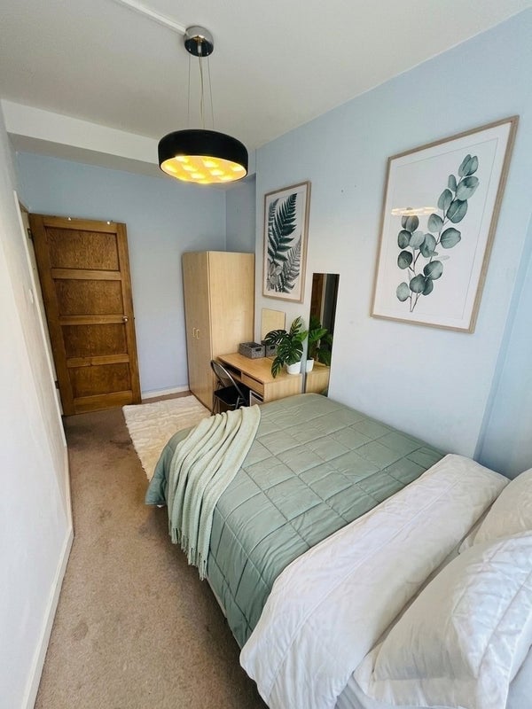 Room in a Shared Flat, Wiltshire Close, SW3
