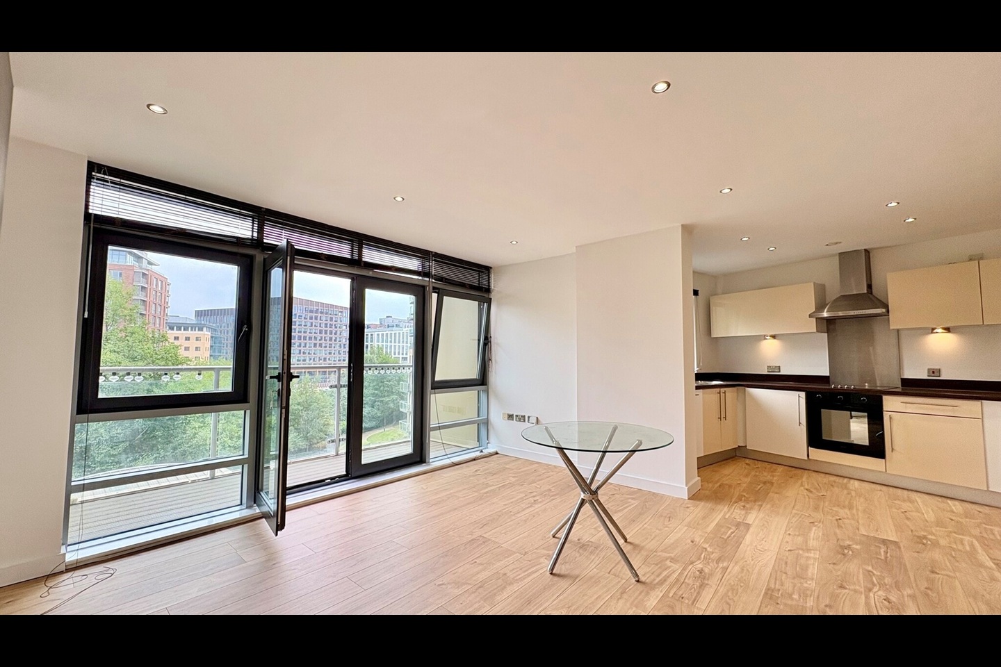 2 Bed Flat, Gotts Road, LS12