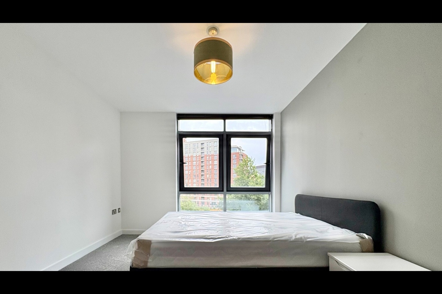 2 Bed Flat, Gotts Road, LS12 photo 3
