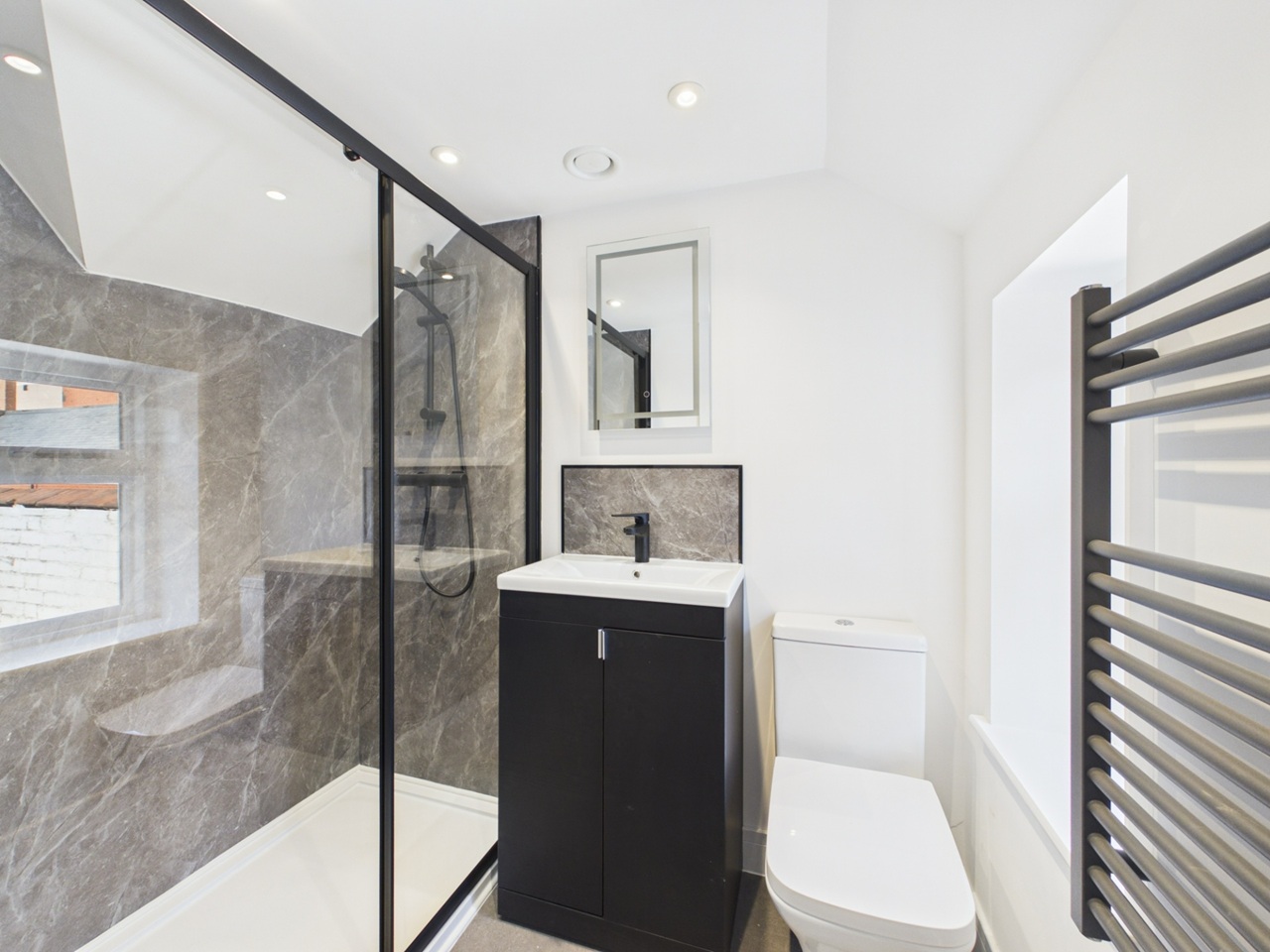 2 Bed Flat, Pocklingtons Walk, LE1 photo 3