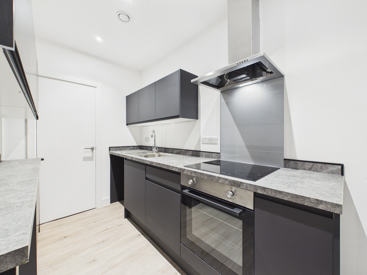 2 Bed Flat, Pocklingtons Walk, LE1 photo 4