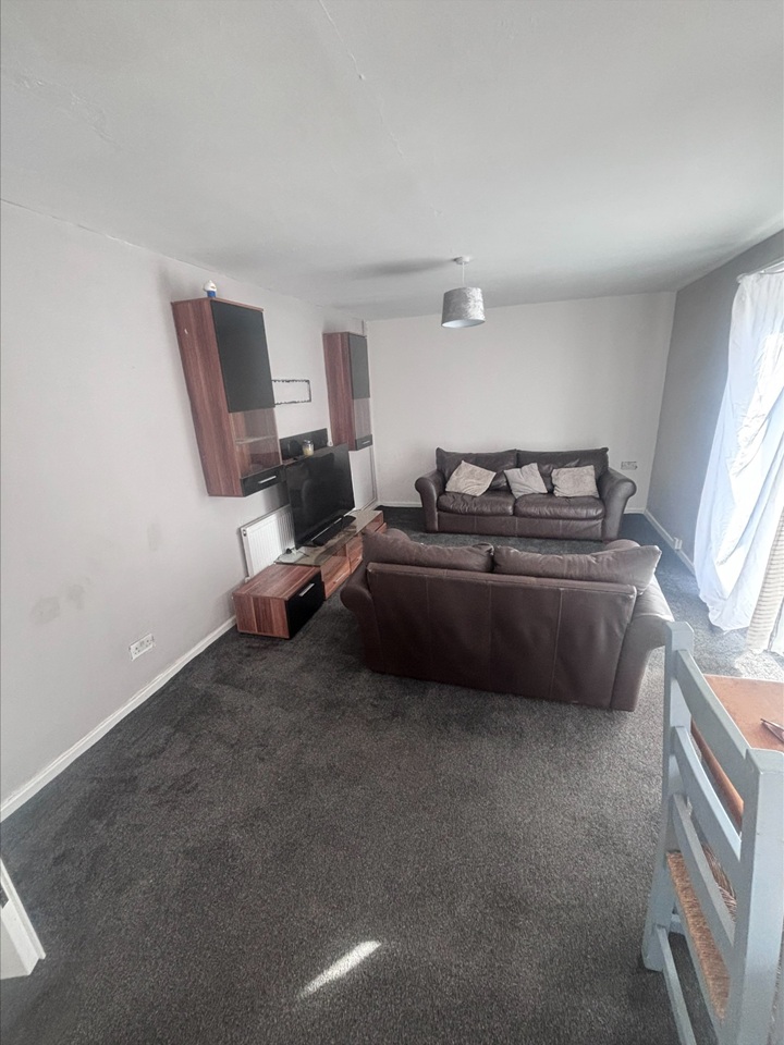 4 Bed End Terrace, Whitworth Avenue, CV3