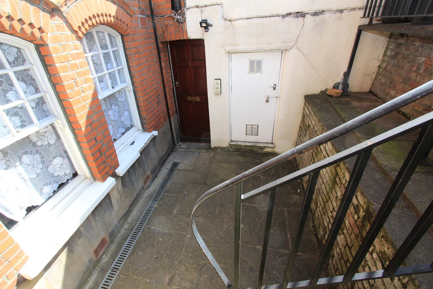 Studio Flat, Mornington Avenue, W14 photo 3