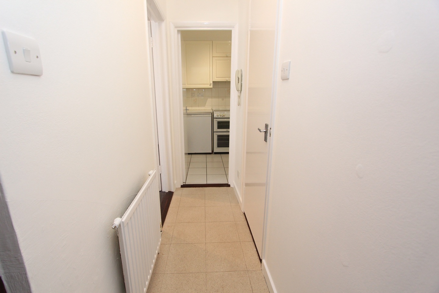 Studio Flat, Mornington Avenue, W14 photo 5
