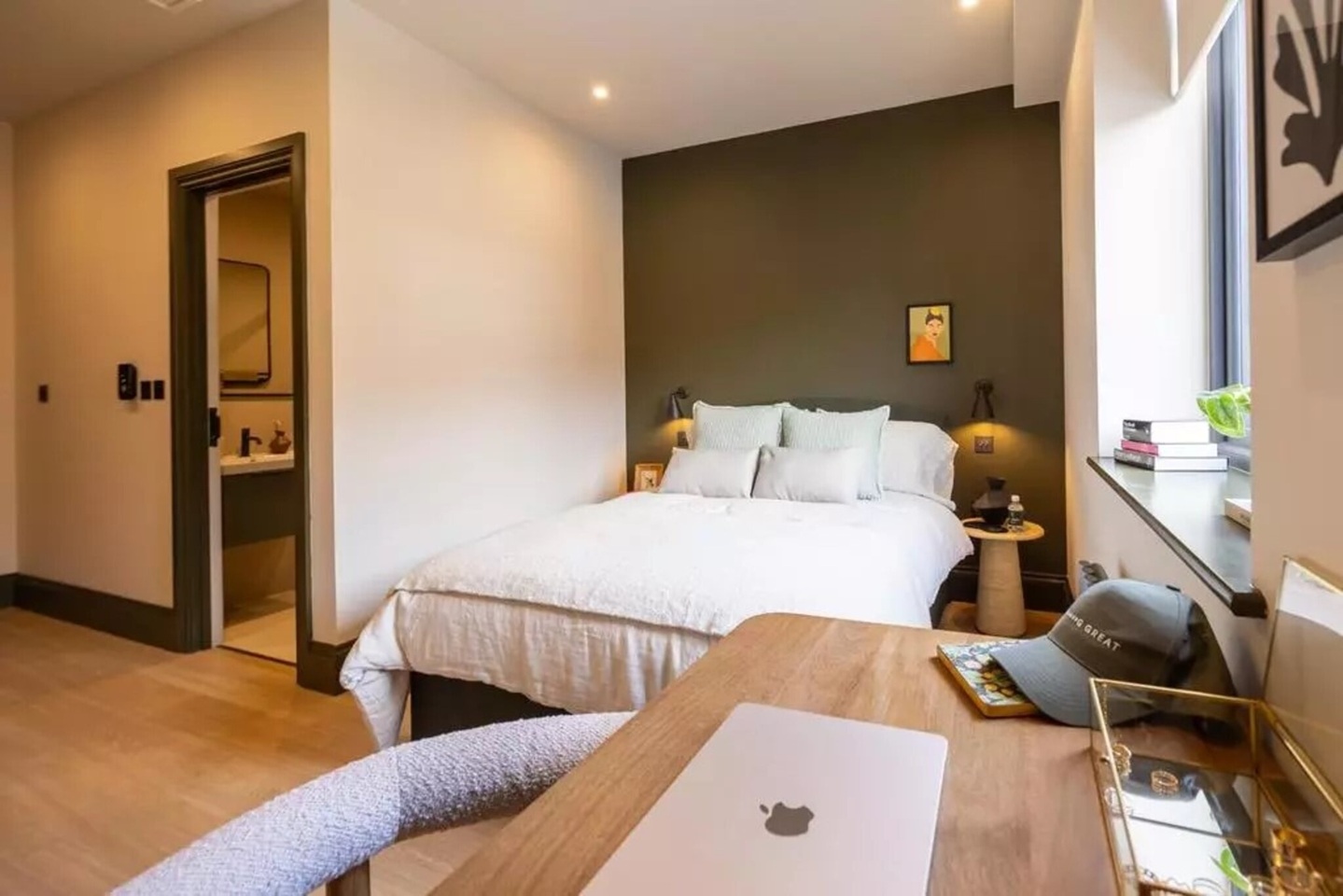 Studio Flat, West Street, S1