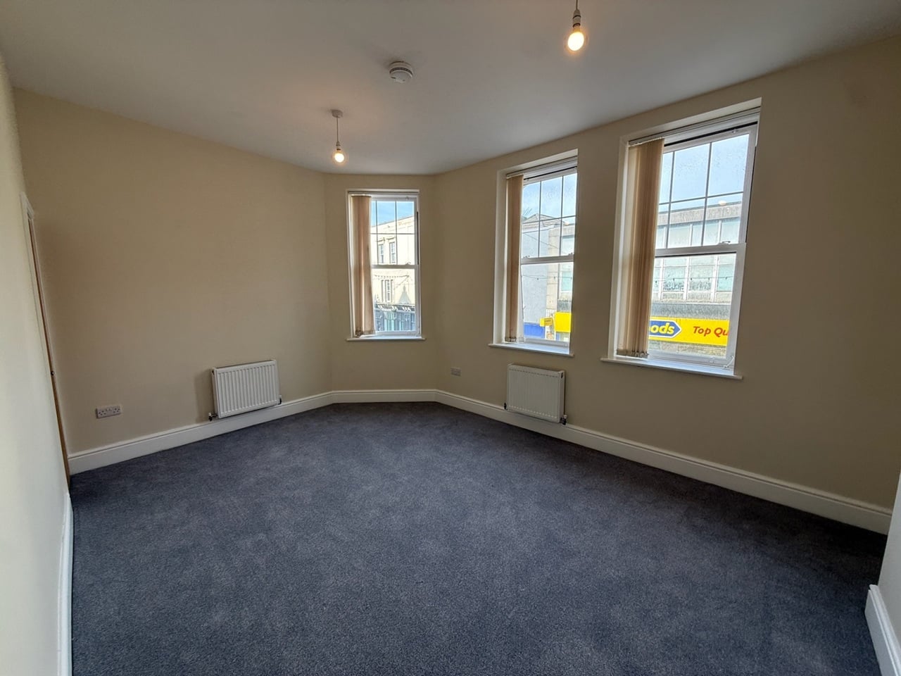 3 Bed Flat, Bedminster, BS3 photo 2