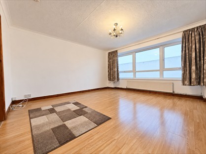 2 Bed Flat, Eastern Avenue, IG2