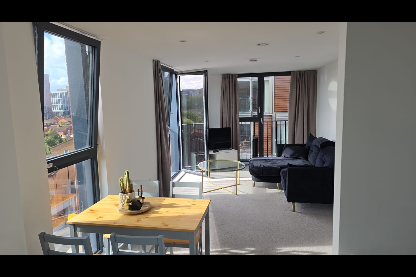 1 Bed Flat, Lydia Ann Street, L1