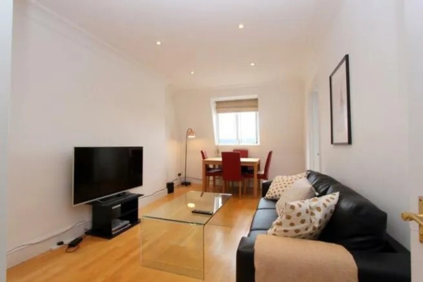 2 Bed Flat, Gloucester Road, SW7