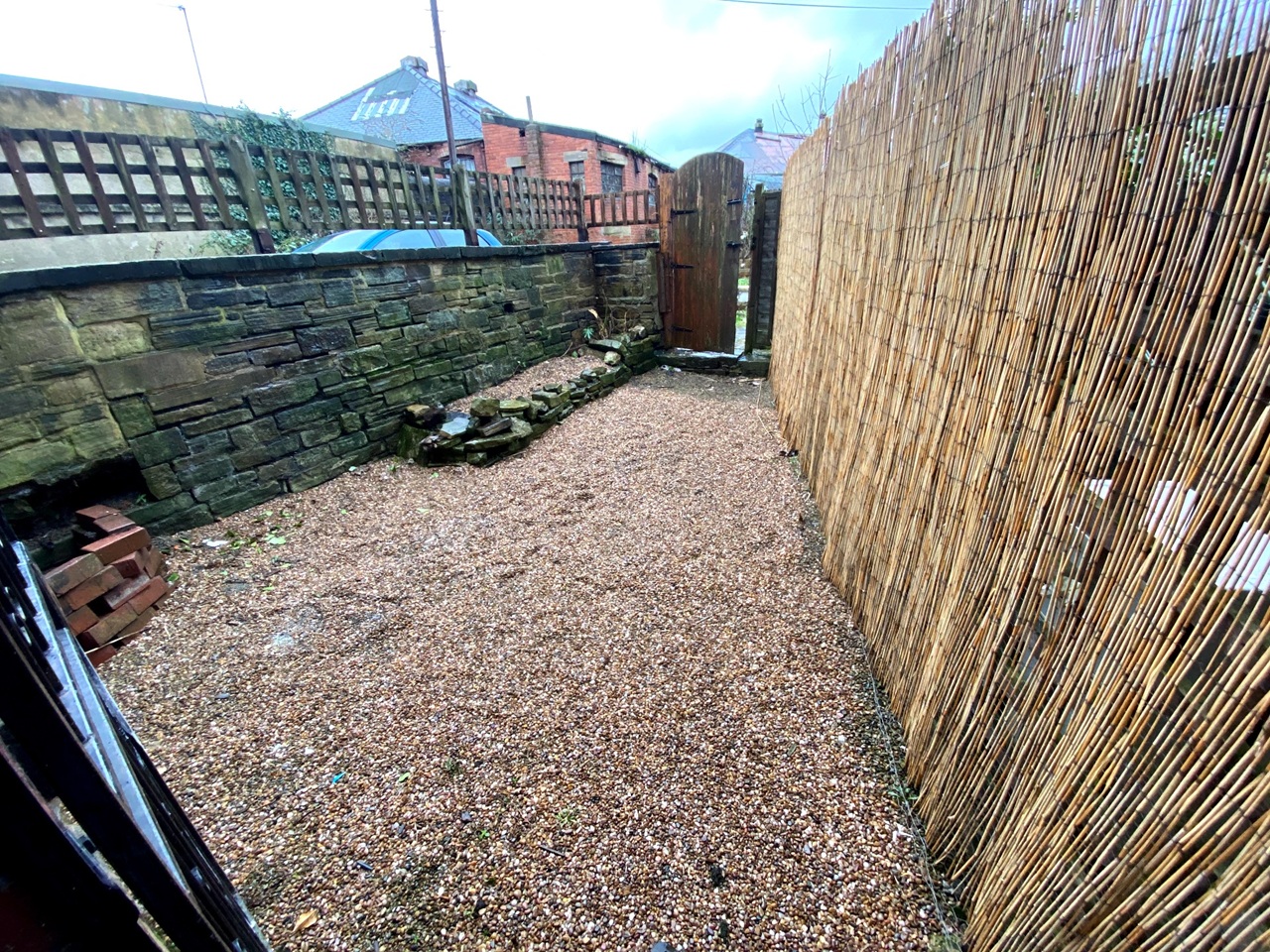 1 Bed Flat, Kirkstall Lane, LS5 photo 5
