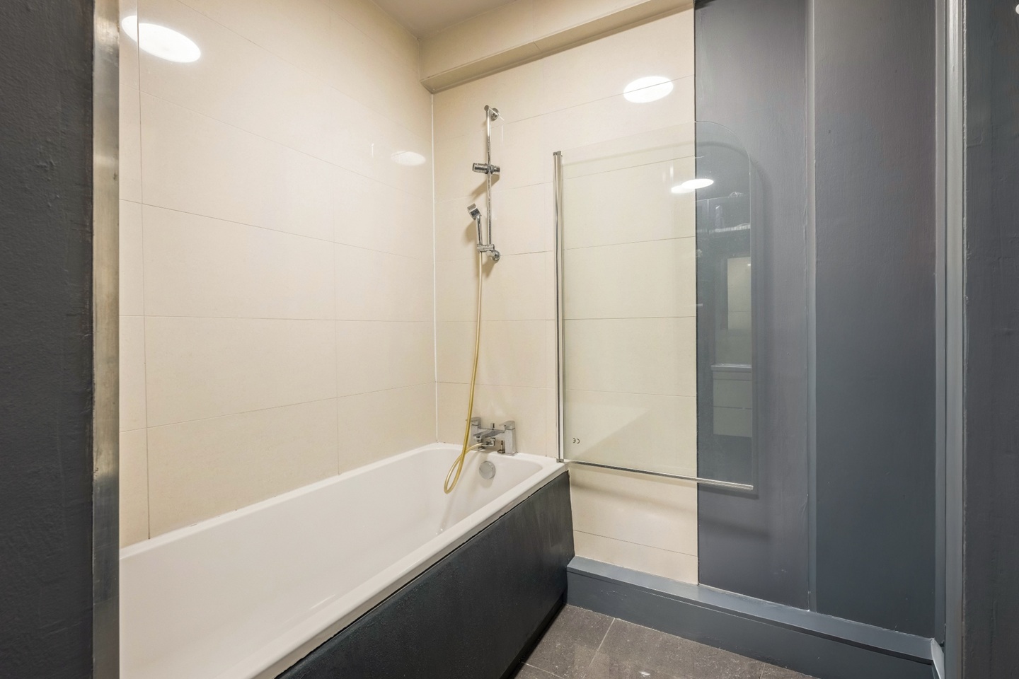 Studio Flat, Brunswick Terrace, BN3