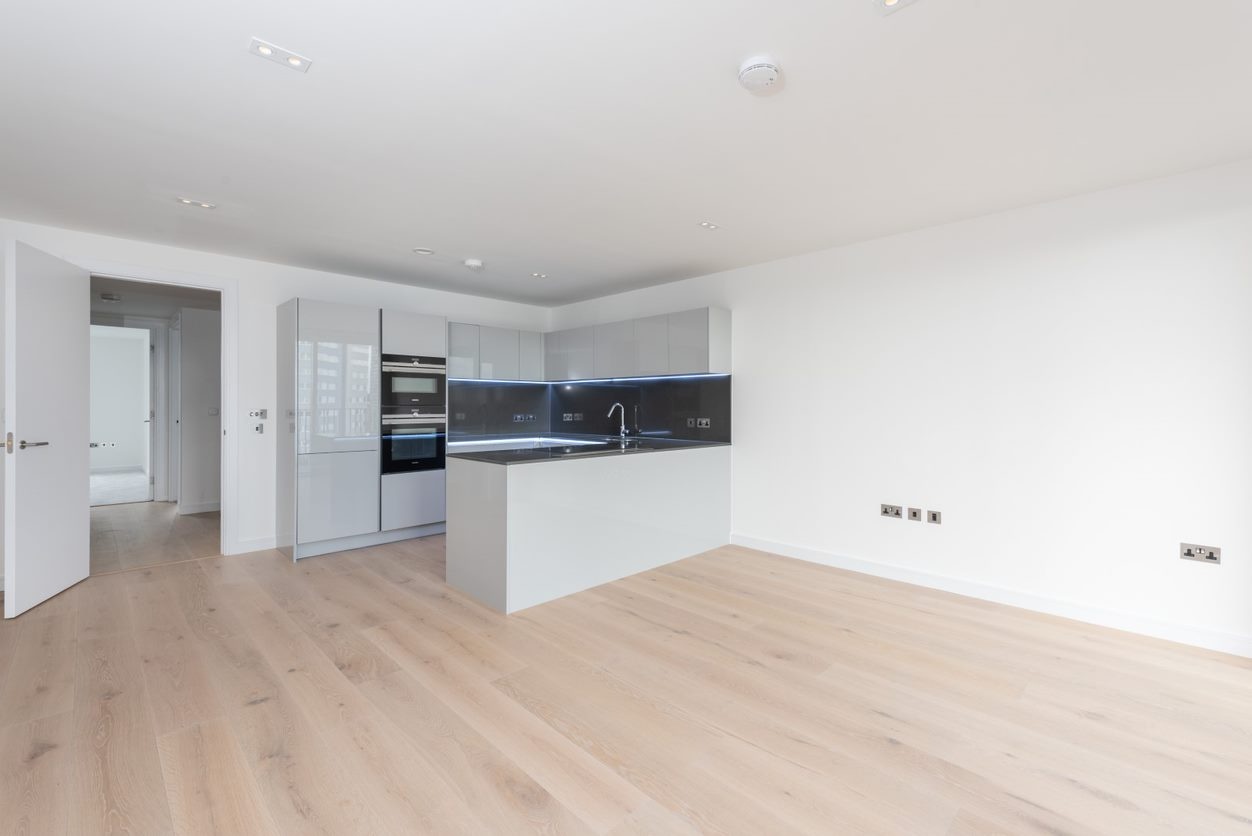 2 Bed Flat, Belsize Road, NW6 photo 4