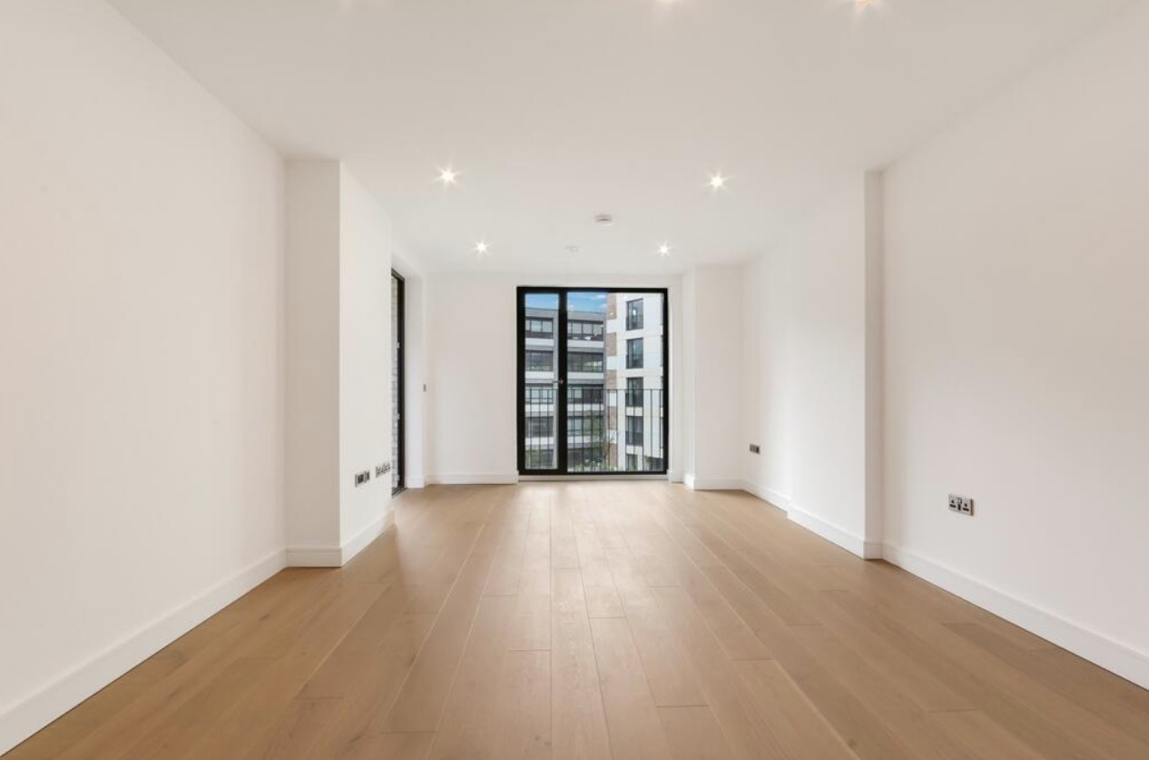 2 Bed Flat, Gorsuch Place, E2 photo 3
