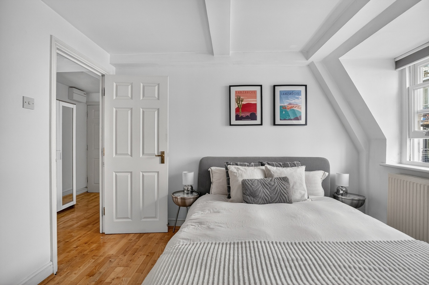1 Bed Flat, Tooley Street, SE1 photo 2