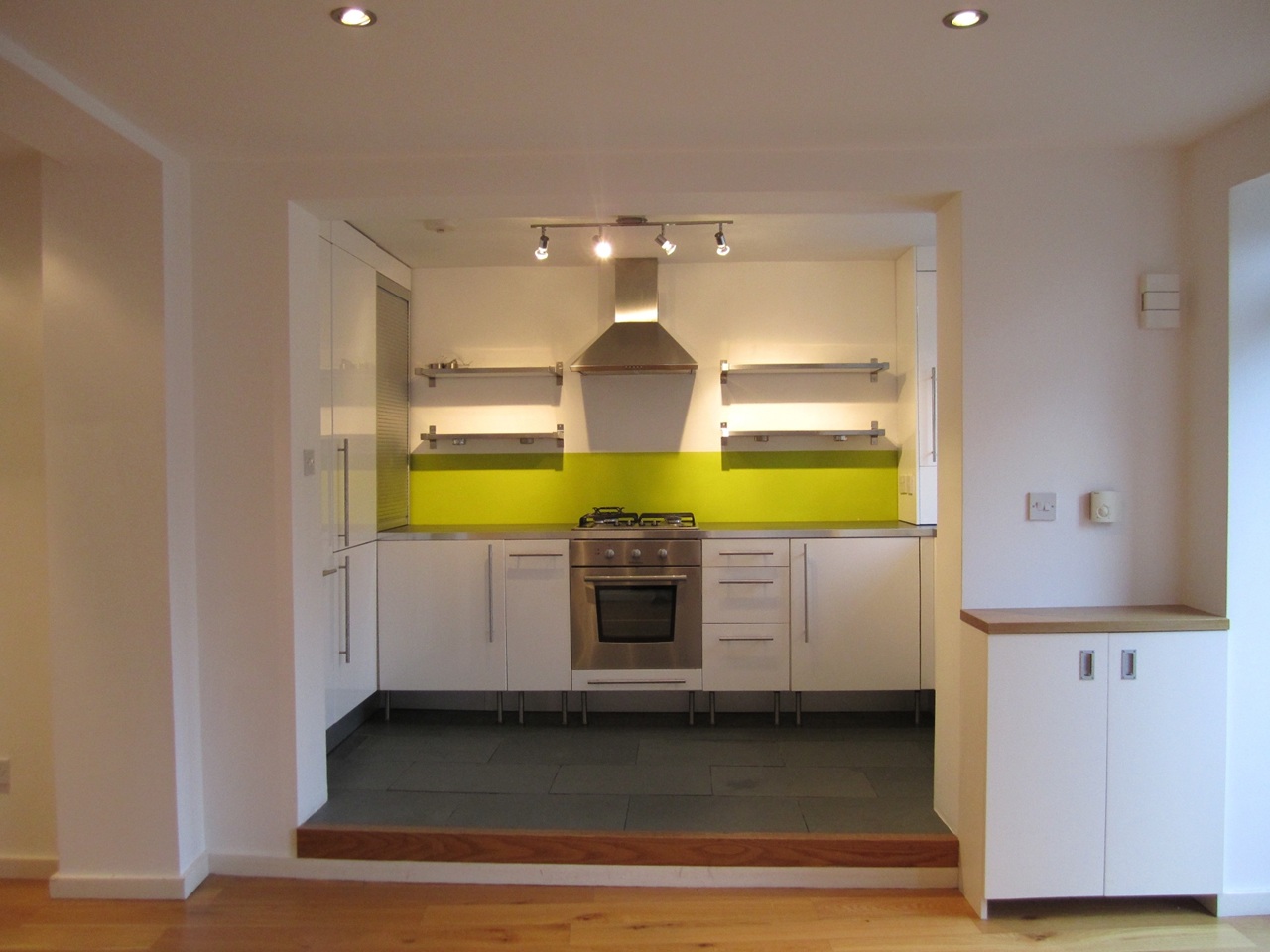 2 Bed Maisonette, Cotswold Road, BS3 photo 3