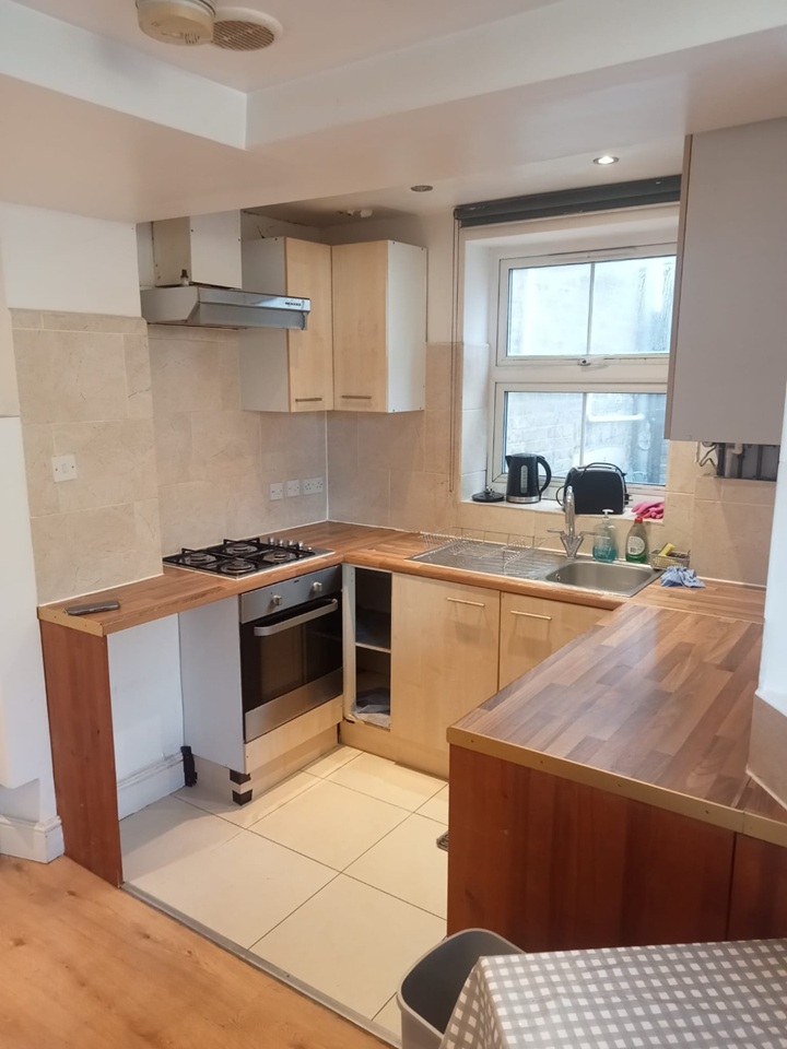 1 Bed Flat, Acre Lane, SW2