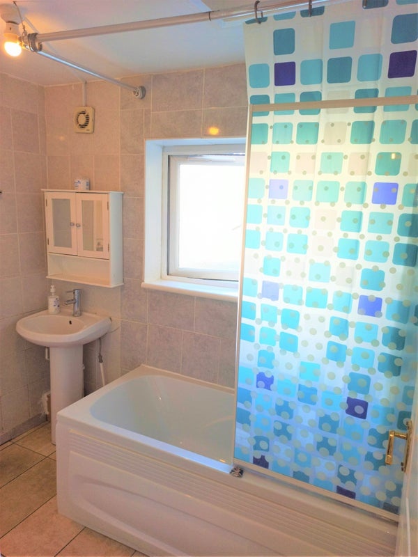 Room in a Shared Flat, Roman Road, E2 photo 4