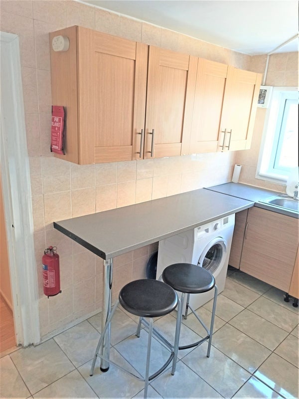 Room in a Shared Flat, Roman Road, E2 photo 3